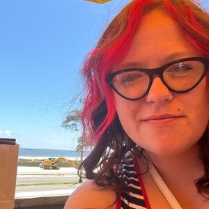 Meet your Posher, Hailea